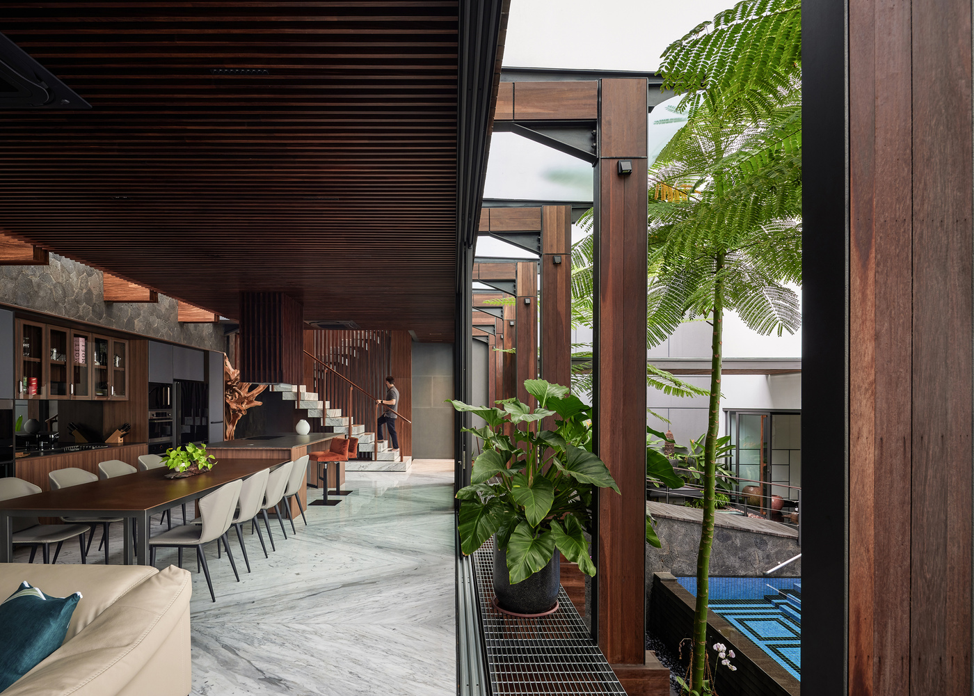 Wood & White House dining room interior, Photo by KIE