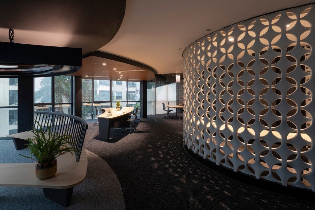 Woven Screen Office by Takashi Niwa Architects 
