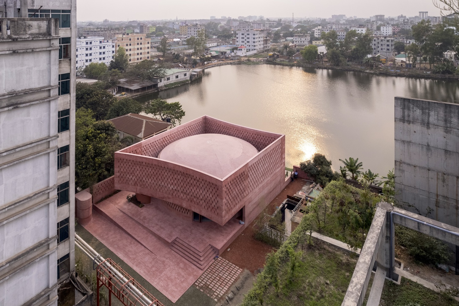 Zebun Nessa Mosque in the middle of dense industrial area (cr: Asif Salman)